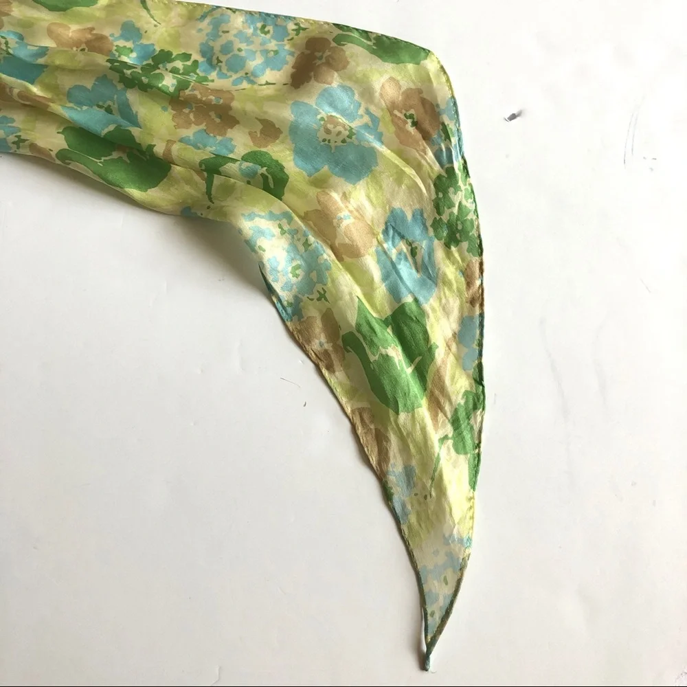 Women’s scarf - Picture 3 of 3